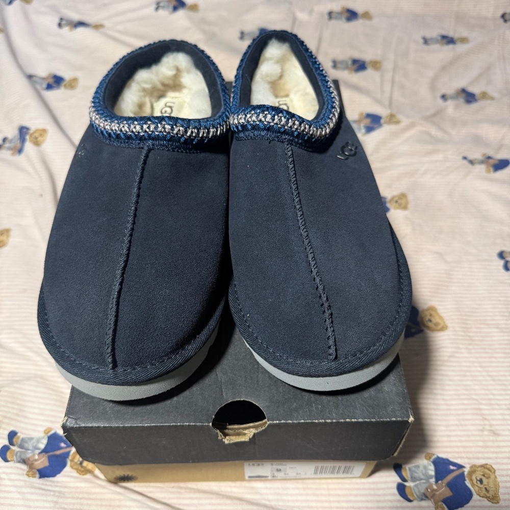 Men Ugg slippers